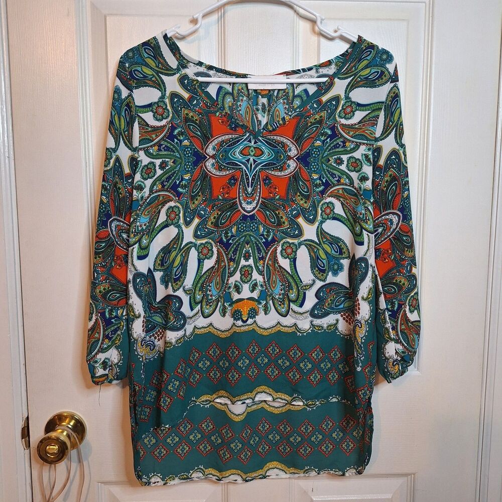 Renee C Green White Paisley Abstract Artsy Satin Short Sleeve Tunic V Neck Sz M